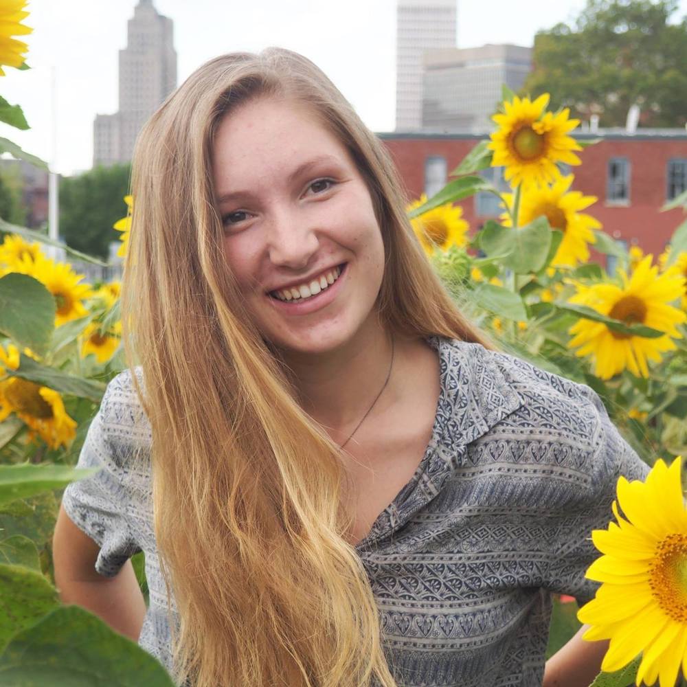 Meet your Posher, Laura